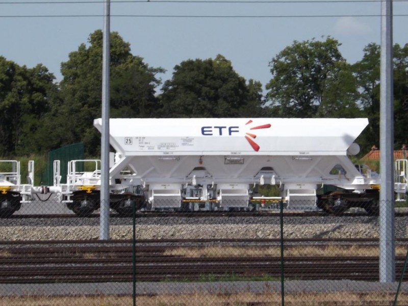 33 87 677 1 194-2 - ETF n°25.jpg
