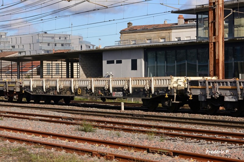 33 87 398 8 042-9 Rens Bordeaux01 221124 F-ERF.JPG (485.24 Kio) Vu 761 fois 33 87 398 8 042-9 Rens Bordeaux01 221124 F-ERF.JPG