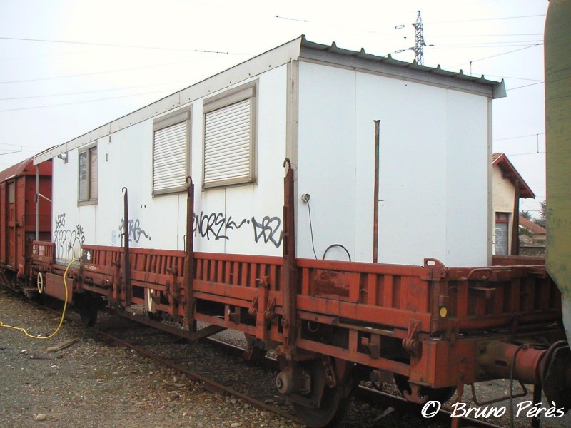 K55 - 40 87 959 4 876-4 - SNCF-TL - Bungalow (12) (light).jpg