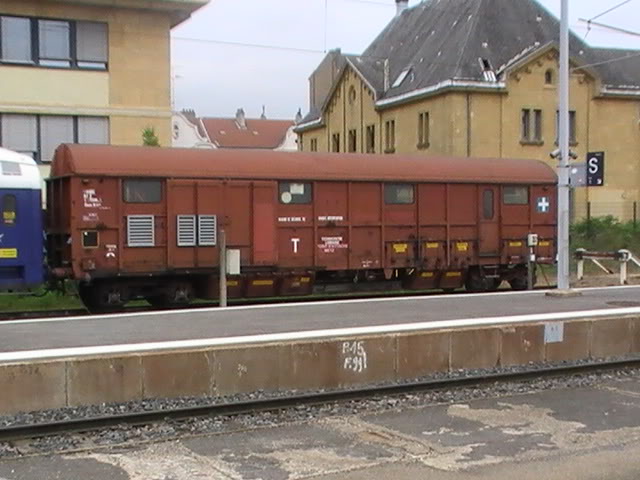 WagoncouvertG10G16.jpg