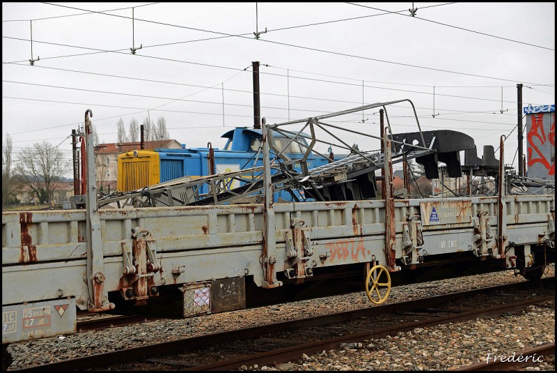 80 87 979 4 153-7 Uas R54-6 Coutras02 050113.jpg