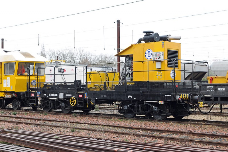 99 87 951 4 503-1 RM80 N-187 Poitiers08 090213.jpg