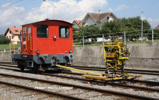 OC Travys Tm 238 305 av mini boureuse à Chavornay 27-08-2009 NMS.jpg