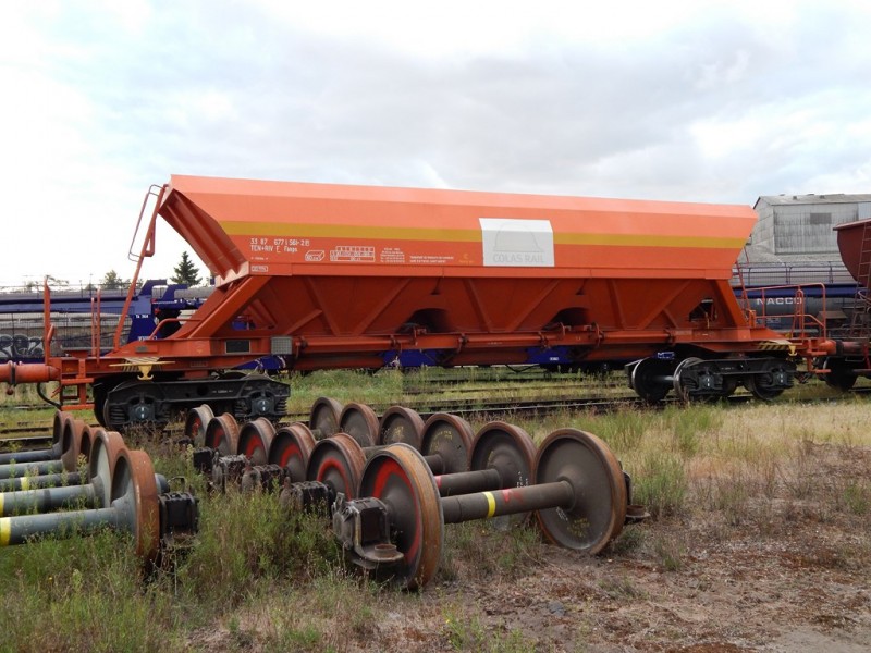 33 87 677 1 561 2 Fanps - COLAS RAIL (Copier).JPG