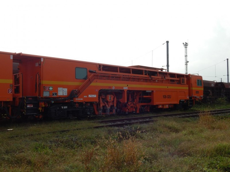 108 32U - 99 87 9 122 526 6 - COLAS RAIL (6) (Copier).JPG