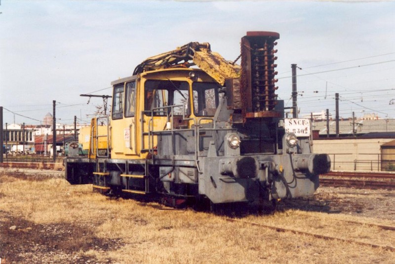 SNCF DEBROUSSAILLEUSE1.jpg