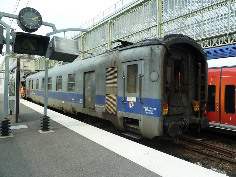 80 87 979 0 401-4 Uas (2013-08-28 gare de Tours) + 69416 (4).jpg