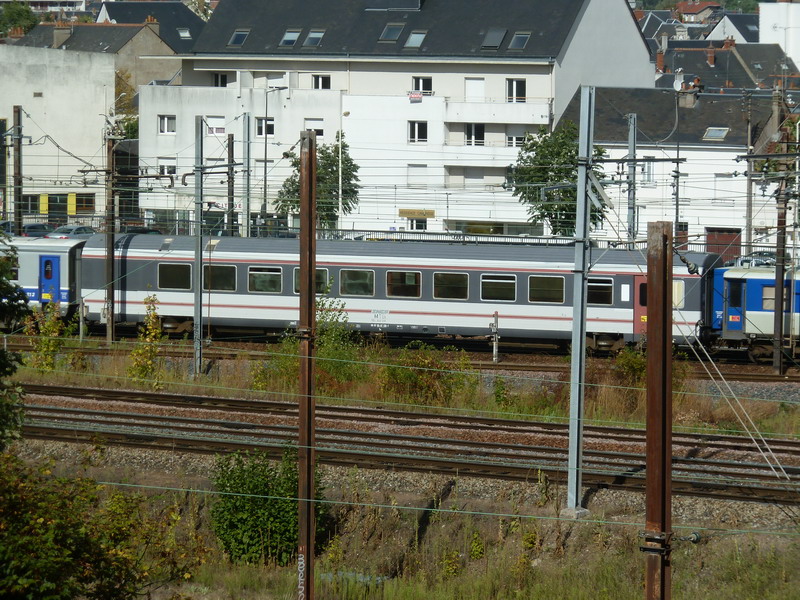 60.87.99.97.138.7 Su - MTB VTU (2012-09-24 Tours) Train Mauzin.jpg