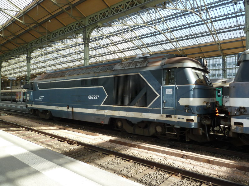 67227 + 67218 = TGV A N° 367 HS (2014-02-28 gare de Tours) voie.E (4).JPG