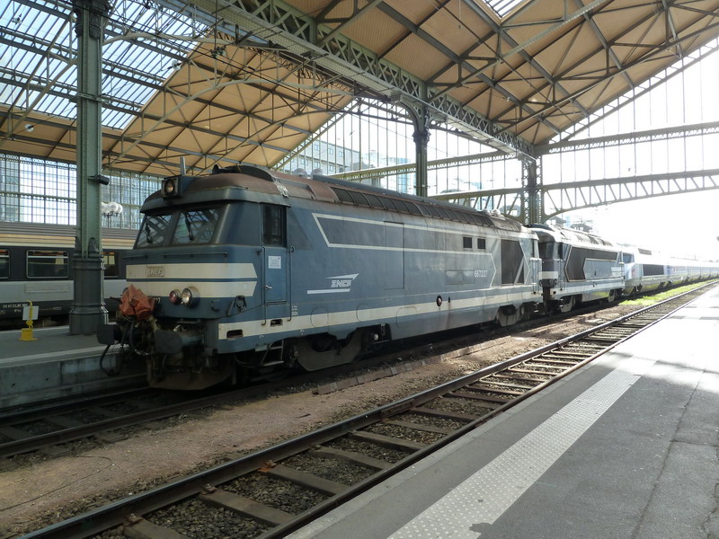 67227 + 67218 = TGV A N° 367 HS (2014-02-28 gare de Tours) voie.E (2).JPG
