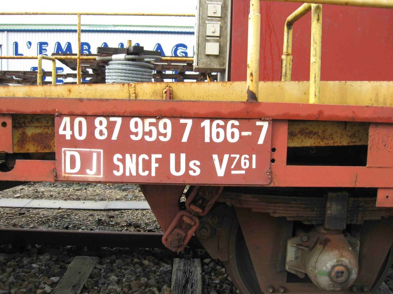 wagon_plat_d.JPG (290.32 Kio) Vu 2288 fois wagon_plat_d.JPG