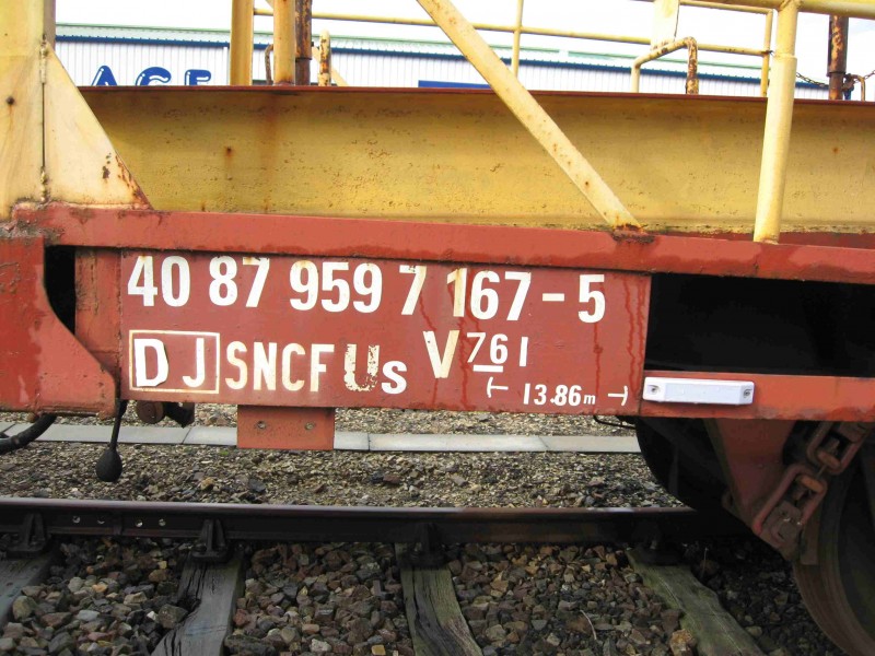 wagon_plat_e.JPG (296.54 Kio) Vu 2288 fois wagon_plat_e.JPG