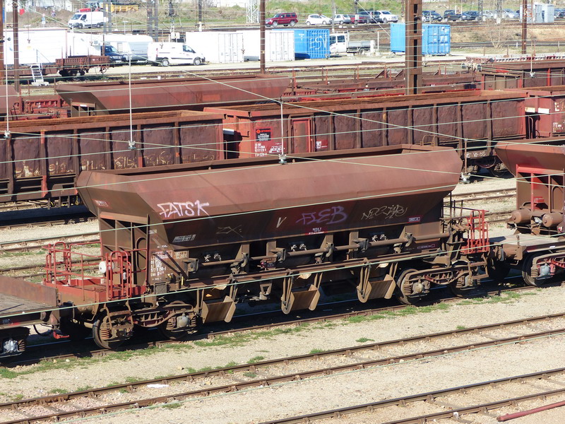 80 87 977 9 198-1 Uas D12 6 SNCF-PSL (2014-03-17 St Pierre des Corps) (1).jpg