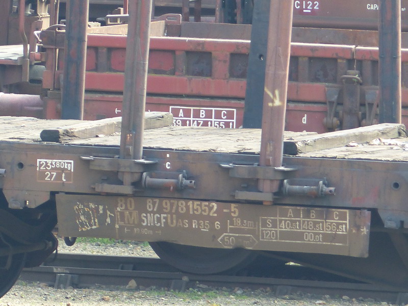 80 87 978 1 552-5 Uas R35 6 SNCF-LM (2014-04 11 St Pierre des Corps) (2).jpg