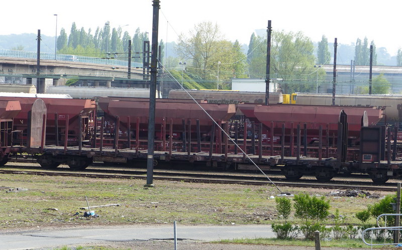 80 87 978 1 552-5 Uas R35 6 SNCF-LM (2014-04 11 St Pierre des Corps) (1).jpg