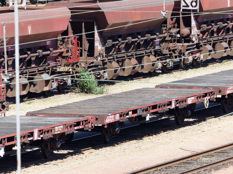 40 87 952 3 813-3 Us K25 1 F SNCF-PN (2014-04-17 St Pierre des Corps) (1).jpg