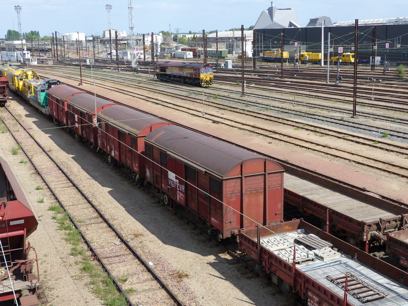 40 87 959 1 301-6 Us G55 2 SNCF-DJ (2014-04-18 St Pierre des Corps) (2).jpg