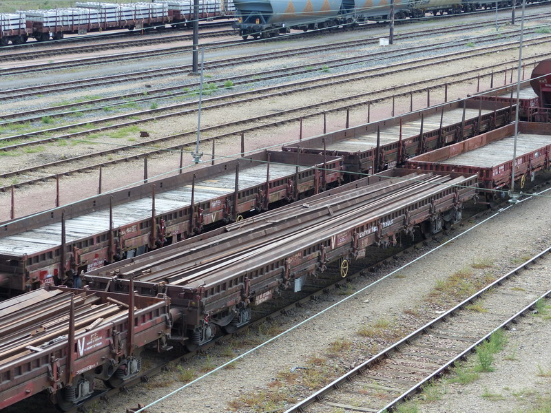 80 87 977 3 624-2 Uas R39 6 SNCF-PSL (2014-04-18 St Pierre des Corps) (1).jpg