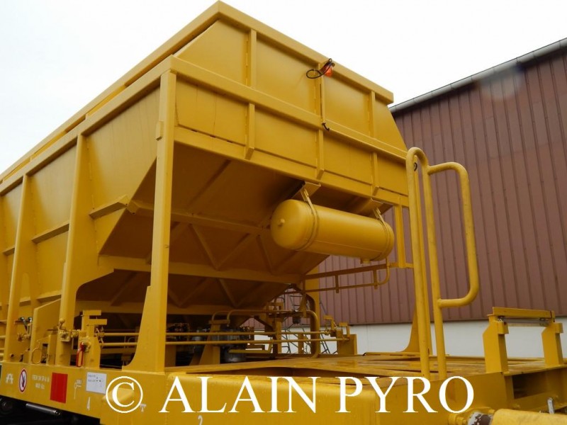 WAGON TREMIE - 99 87 9 352 584 6 - TSO (2) (Copier).JPG