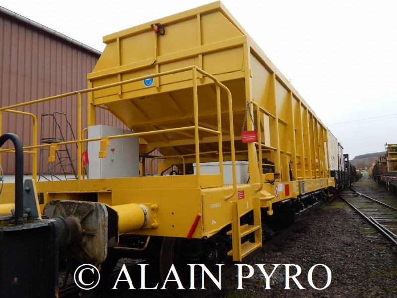 WAGON TREMIE - 99 87 9 352 584 6 - TSO (9) (Copier).JPG