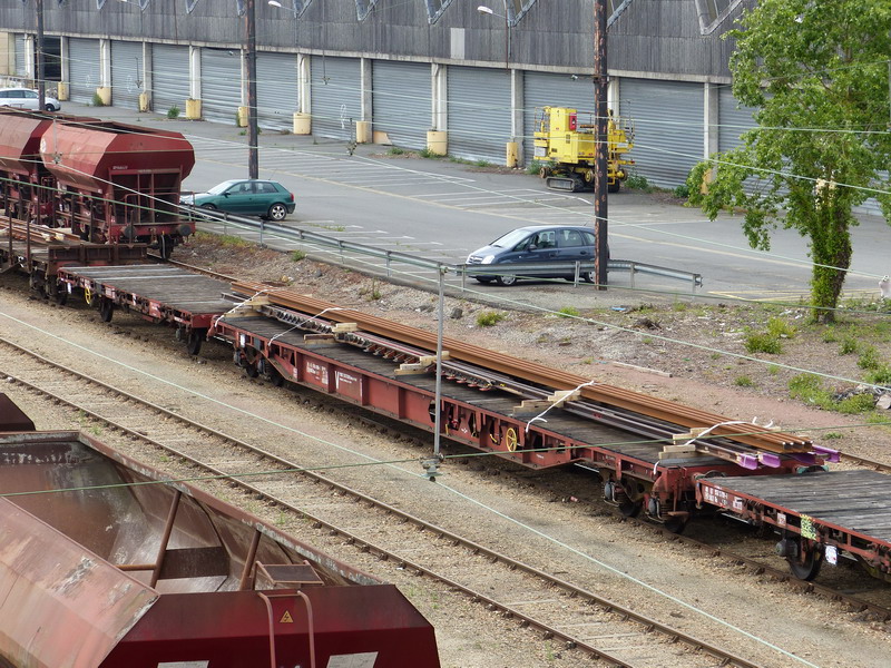 80 87 977 0 008-1 Uas R07 2 F SNCF-PN (2014-05-06 St Pierre des Corps) (1).jpg
