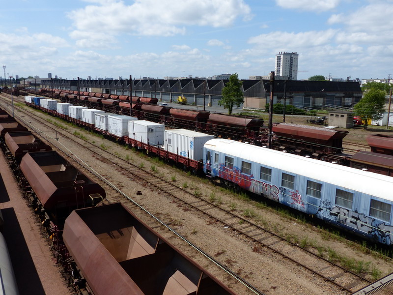 80 87 979 3 417-7 Uas H55 0 SNCF-TR (2014-05-09 St Pierre des Corps) (1).jpg