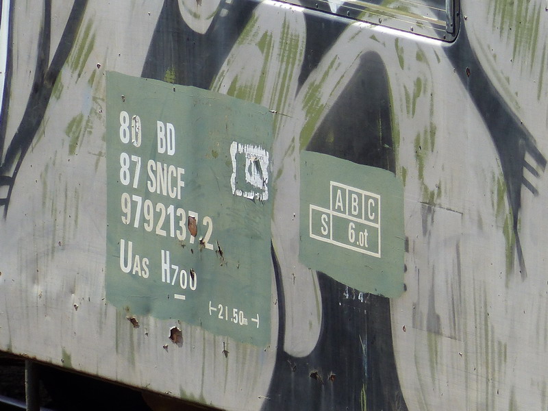 80 87 979 2 137-2 Uas H70 0 SNCF-BD (2014-05-05 St Pierre des Corps) (3).jpg