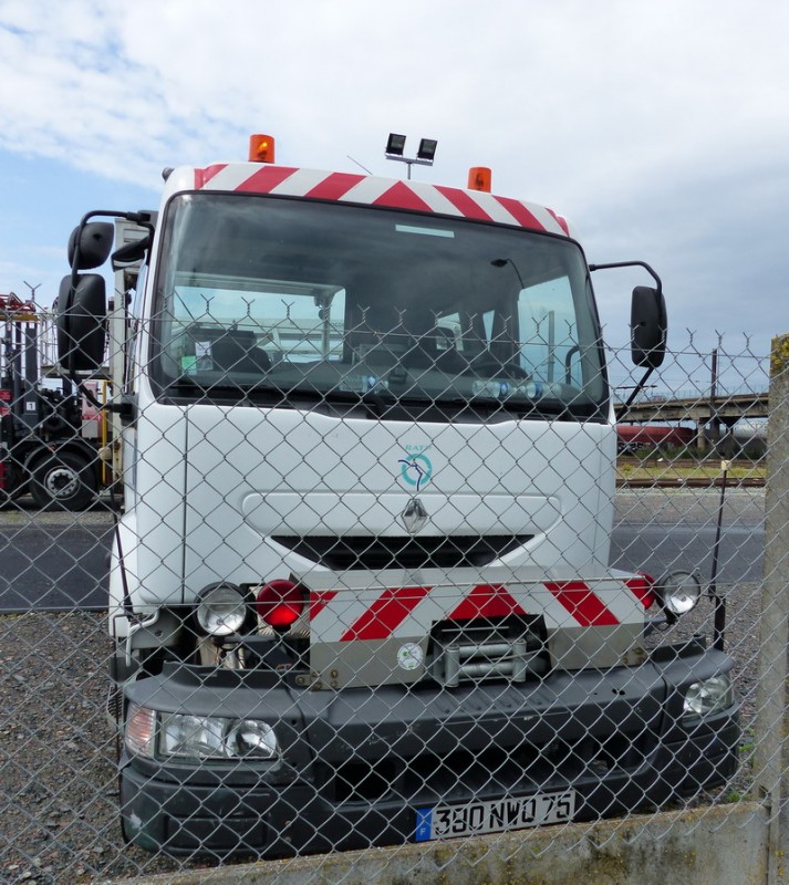 Camion rail-route RATP 390 NWQ 75 (2014-05-25 Socofer SPC) (2).jpg