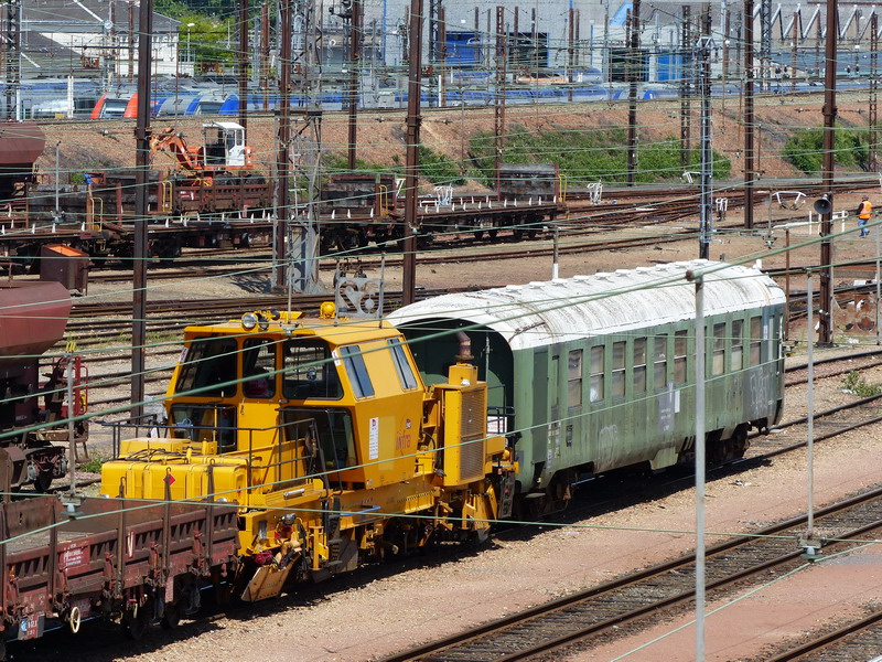 80 87 979 3 305-9 Uas H55 0 SNCF-RN (2014-05-22 St Pierre des Corps) (1).jpg