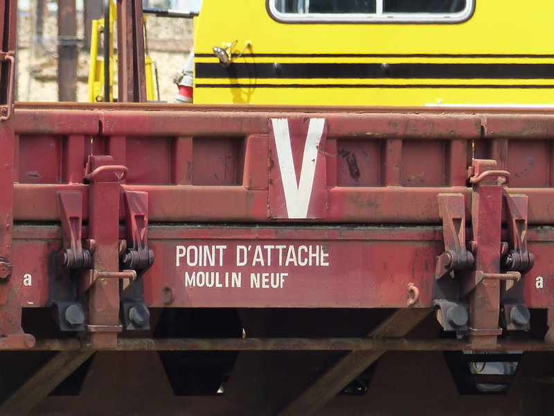 80 87 977 0 120-4 Uas R07 6 F SNCF-PN (2014-05-31 Crem DV13 St Pierre des Corps) (3).jpg