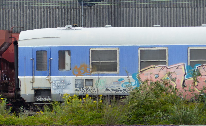 80 87 979 3 452-4 Uas H55 0 SNCF-BD (2014-05-31 St Pierre des Corps) + PF2  (2).jpg