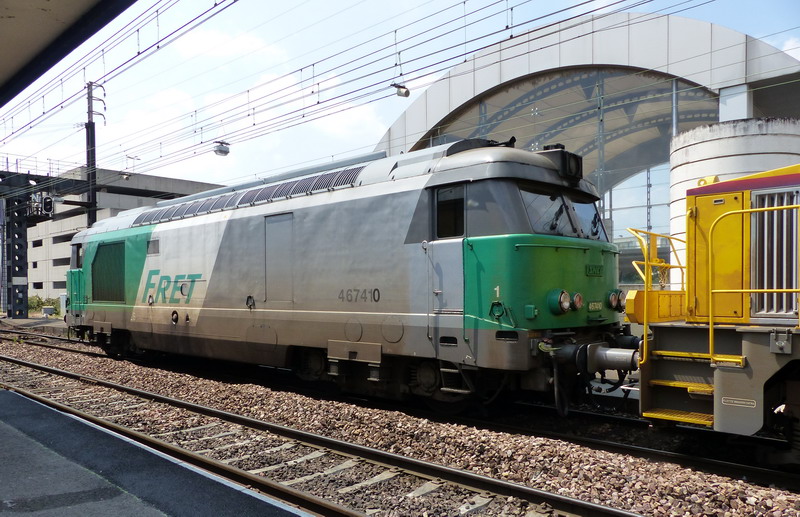 67410 (2014-06-18 gare de St Pierre des Corps) + 60175 + 22288 (4).jpg