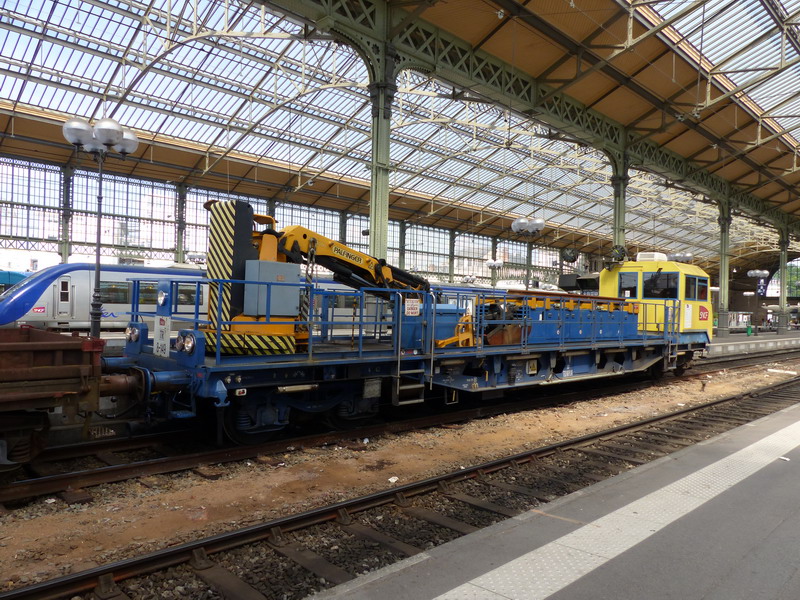 DU 94 B - 8 149 TR (2014-06-18 gare de Tours) V.D (5).jpg