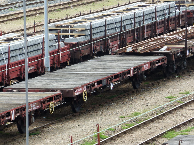 40 87 952 3 780-4 Us K25 1 SNCF-PN (2014-04-02 St Pierre des Corps) (1).jpg