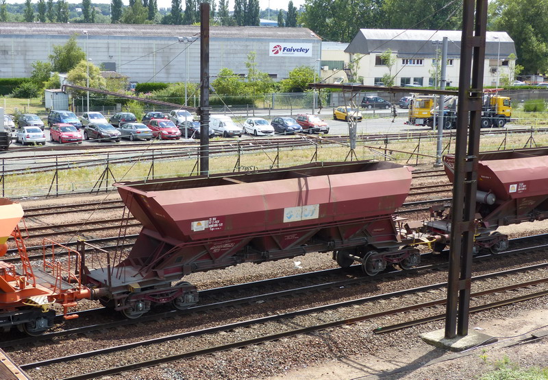 33 87 6900 095-5 Faps RIV F-ROY (2014-07-07 SPC) Colas Rail.jpg