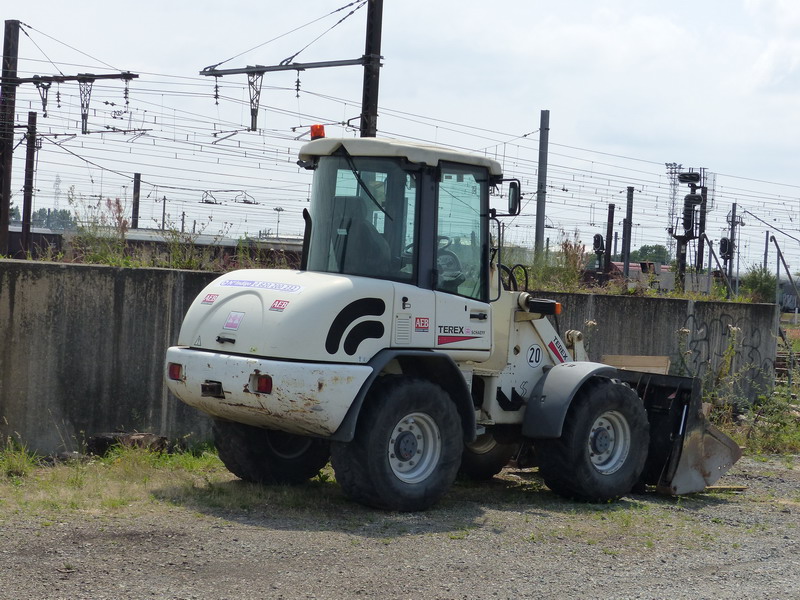 TEREX Schaeff SKL 834 N°1228 (2014-07-19 Infrapôple LGV A SPC) (4).JPG