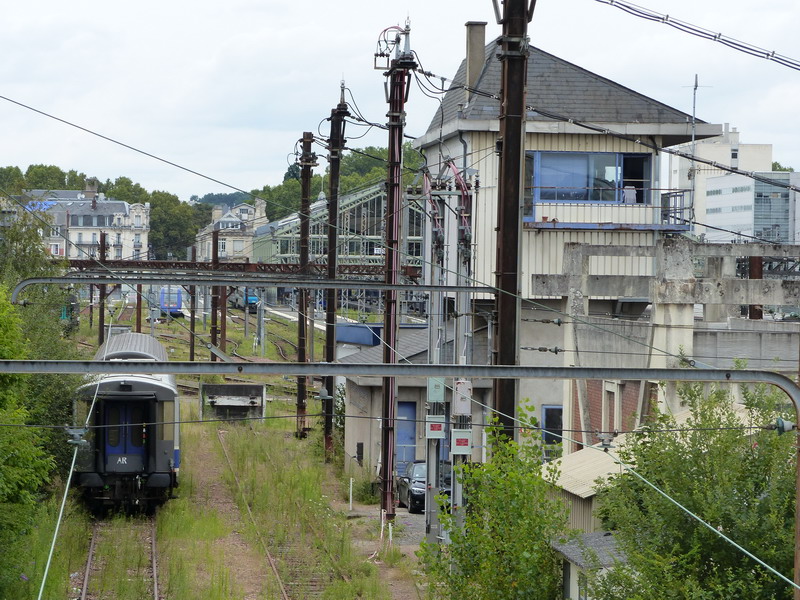 63 98 99 70 213-6 S (2014-08-09 gare de Tours Poste O).jpg