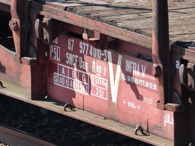 80 87 977 4 010-3 Uas R89 2 SNCF-PSL (2014-09-10 SPDC) (2).jpg