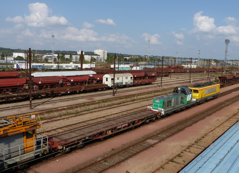 80 87 977 0 525-4 Uas R09 2 SNCF-PSL (2014-10-01 SPDC) (1).jpg