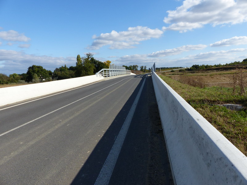 Km 001 LGV SEA (2014-10-05 route Chambray-Veigné) (2) pont.JPG