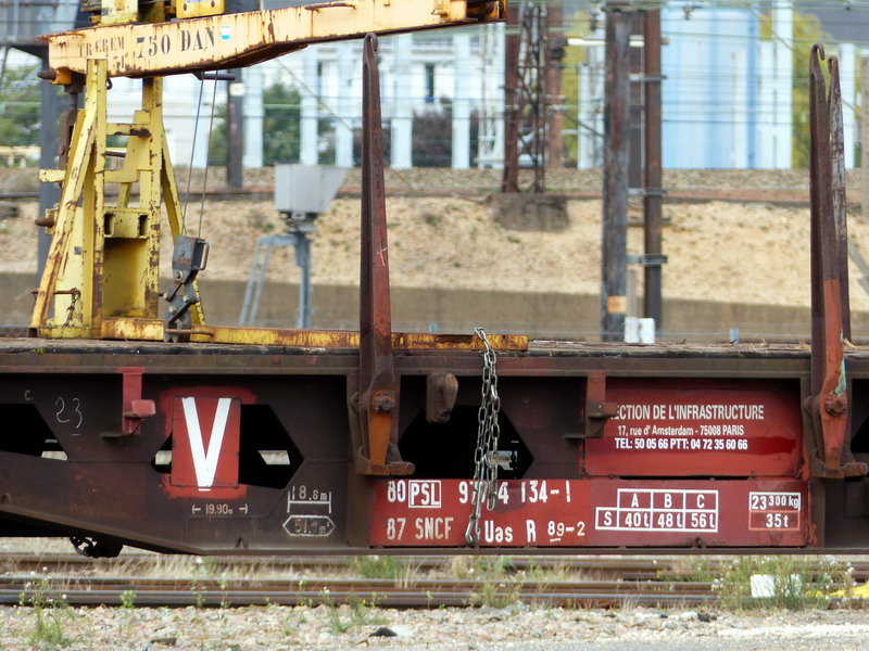 80 87 977 4 134-1 Uas R89 2 SNCF-PSL (2014-10-04 Crem DV13 de SPDC) (2).jpg