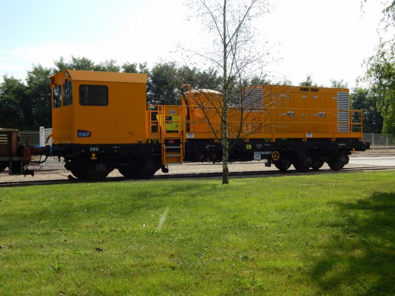 WAGON LAVEUR - 99 87 939 6 002 7 - INFRA (1) (Copier).JPG