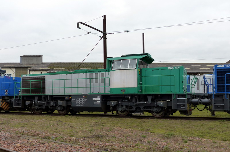 G 1206 BB 100 1377 (2014-12-21 SPDC) Livrée verte 1377 ex 61013 (1).jpg