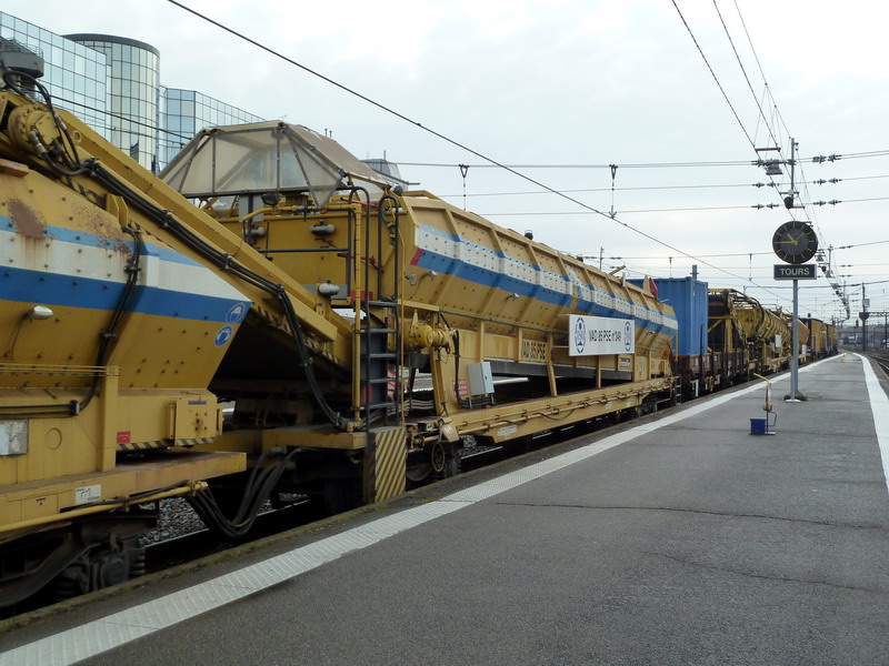 99 87 9 352 573-9 (2015-01-27 gare de Tours) VAD 85 PSE n°349 TSO (9).jpg