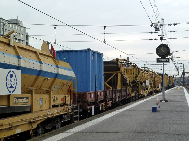 99 87 9 383 803-3 (2015-01-27 gare de Tours) TSO.JPG
