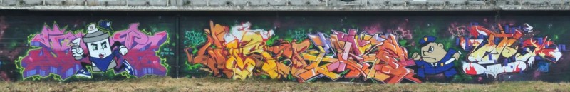 Grafitti Bombier-Policier.jpg