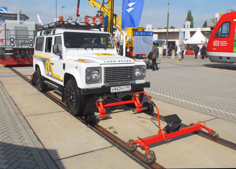 Innotrans Landrover RUS.jpg