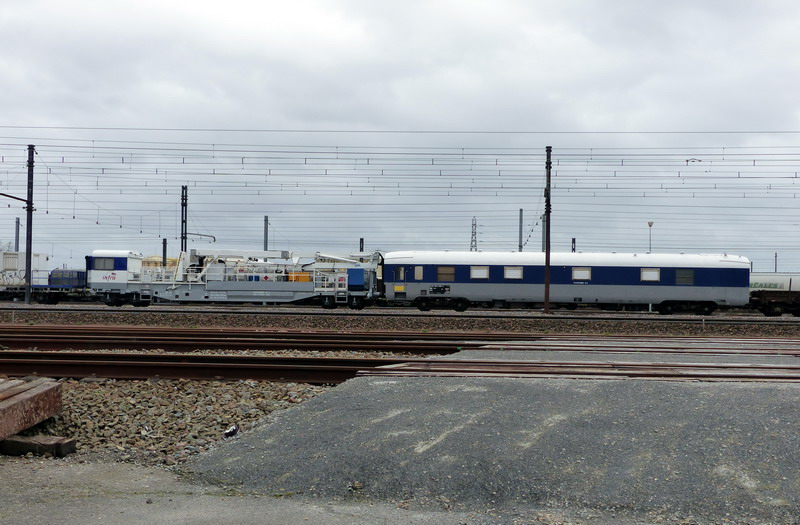 80 87 979 9 301-7 Uas W42 2 F SNCF-RO (2015-03-01 SPDC) (2).jpg