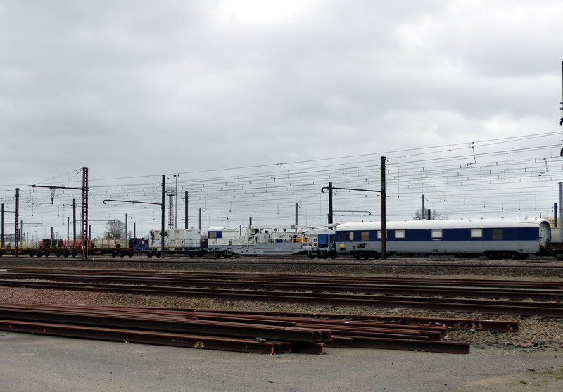 80 87 979 9 301-7 Uas W42 2 F SNCF-RO (2015-03-01 SPDC) (1).jpg