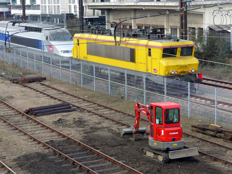 22288 (2015-03-09 Tours) + TGV 323 (4).jpg